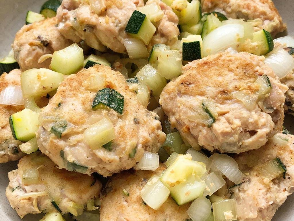 Куриные котлеты с кабачком