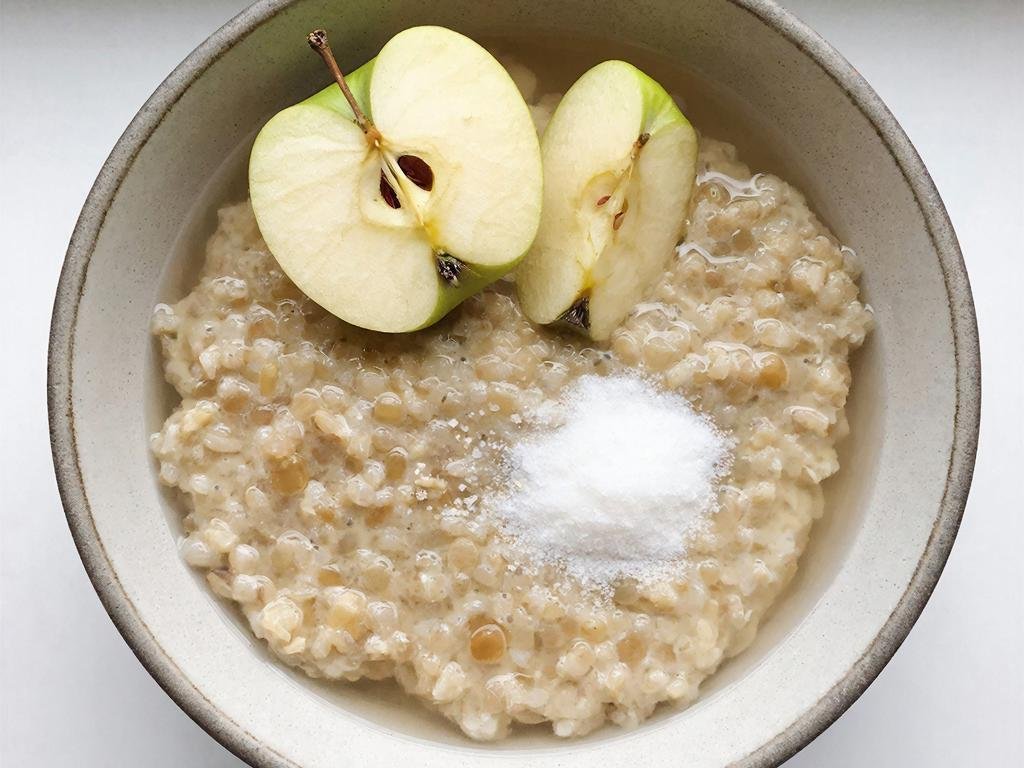 Пшеничная каша с яблоками