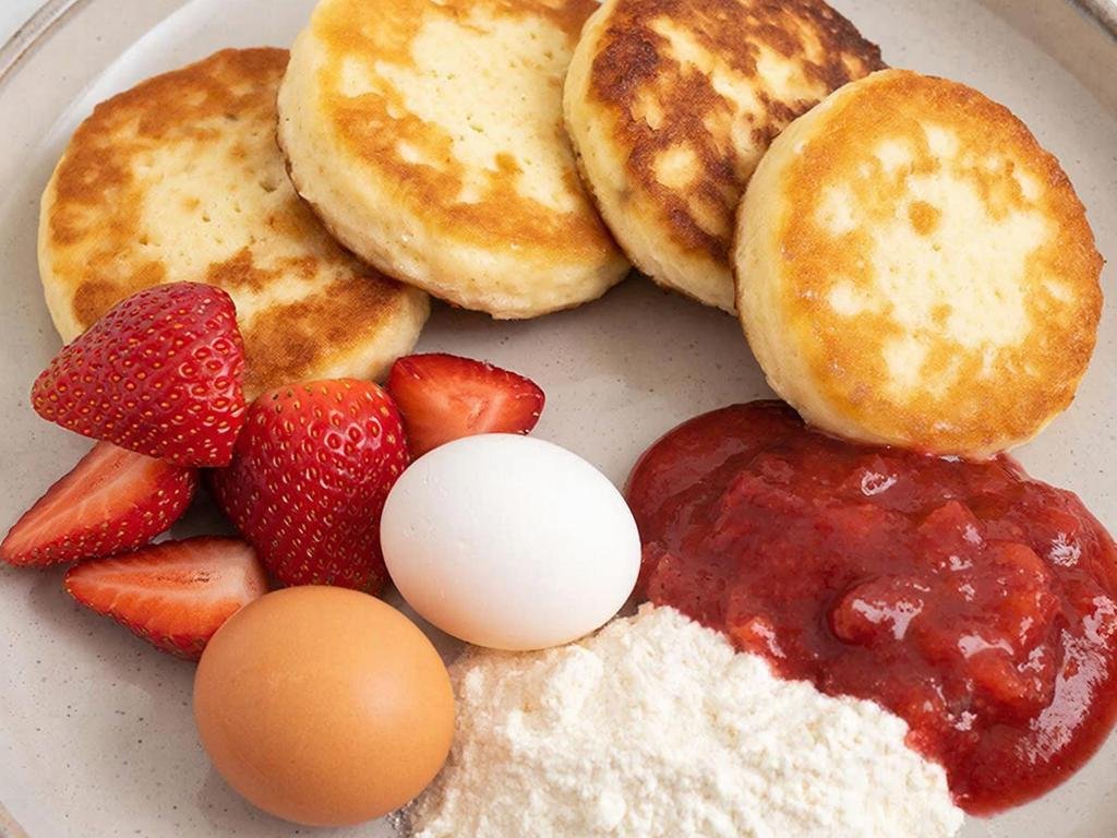 Сырники с клубничным соусом